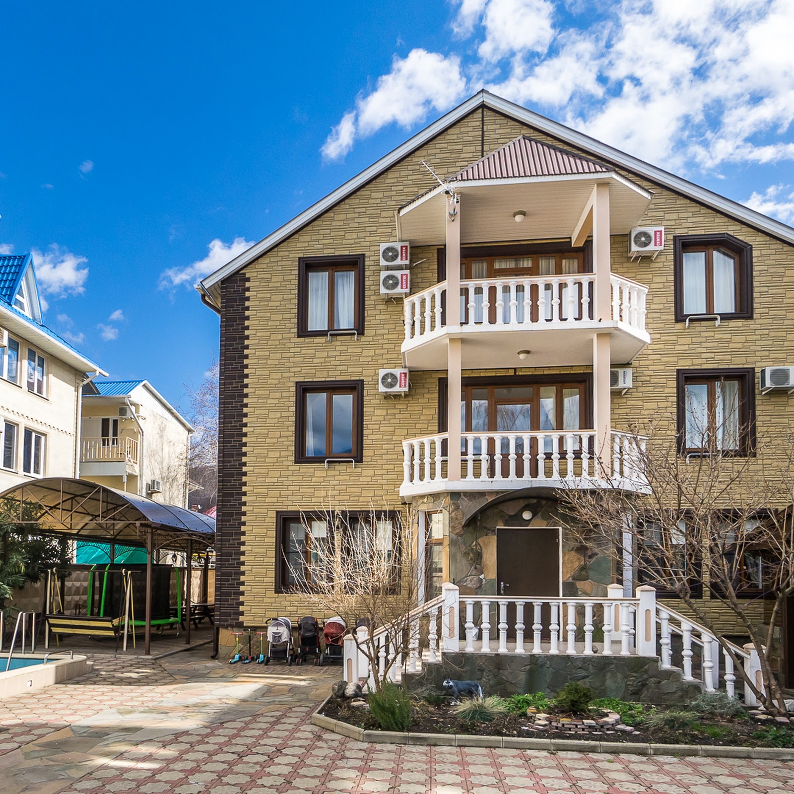 Семейный отель "Берёзка" - photo 1