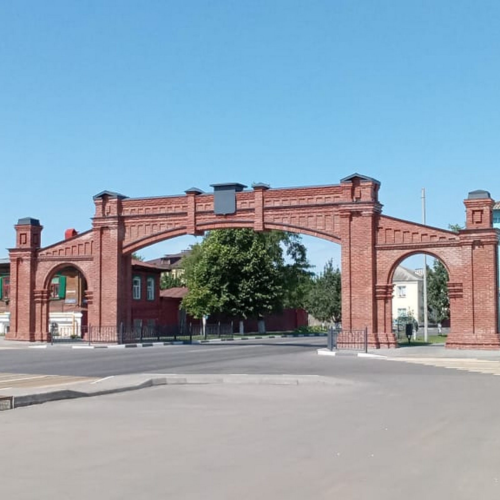 Отель, стоянка, кафе "НОЙ" - photo 4