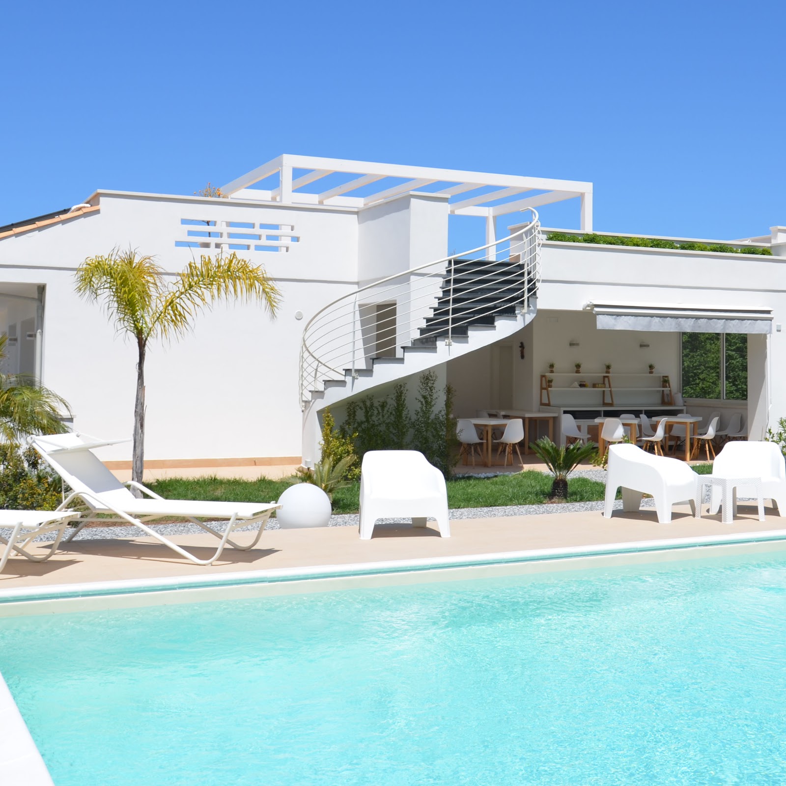 Prince Apartments - photo 2