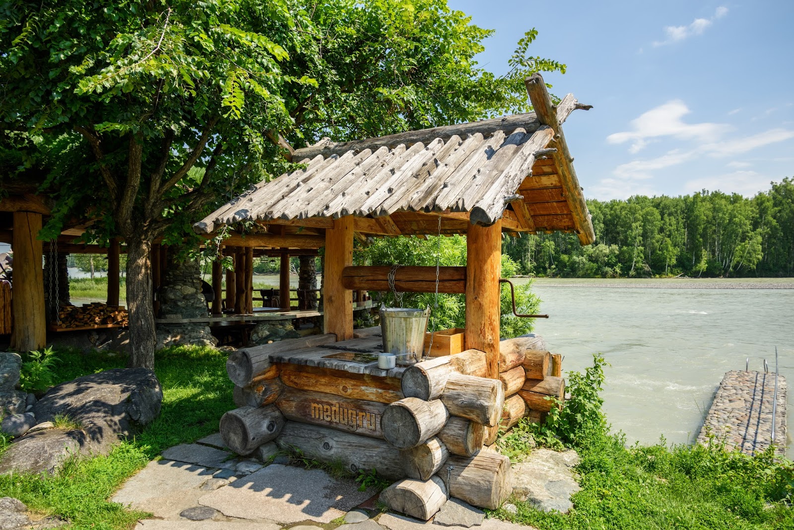 Медвежий угол