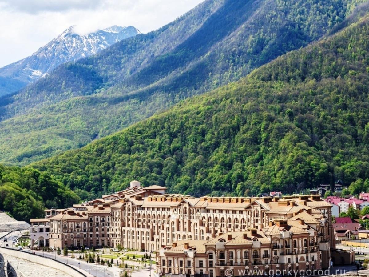 Апартаменты Горы в снегу