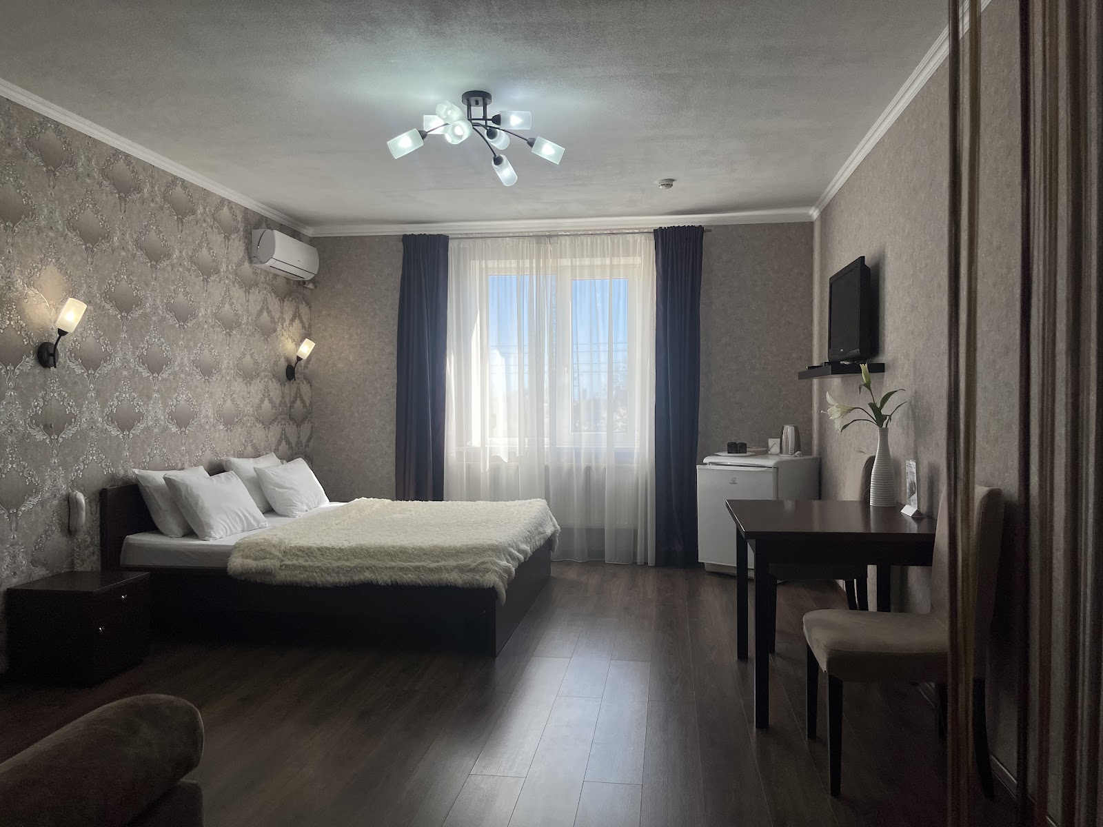 Cocos Hotel - photo 2