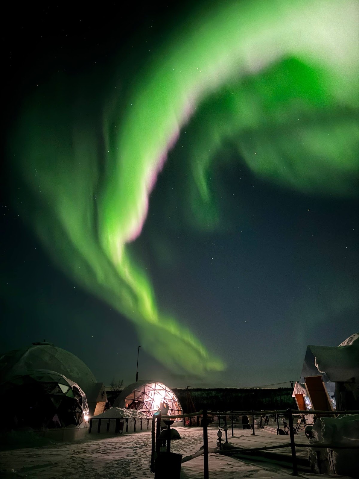 Глэмпинг Аврора Вилладж Деревня Северного Сияния Отель Aurora Village Murmansk Eco Hotel Igloo officially site Аврора Вилладж Официальный сайт. Купола - Иглу ждут Вас в Эко отеле Мурманске в 50 км по дороге в Териберку - photo 2