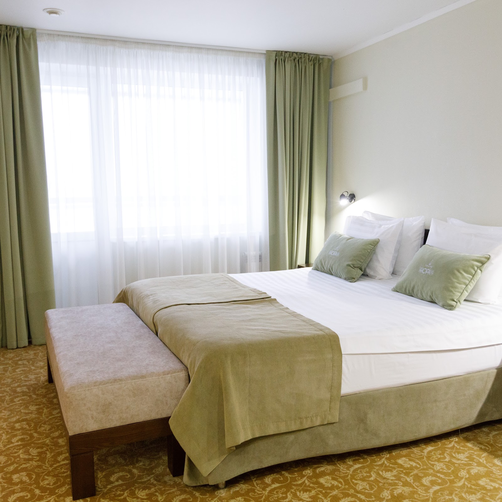 Golden Plaza Hotel - photo 3