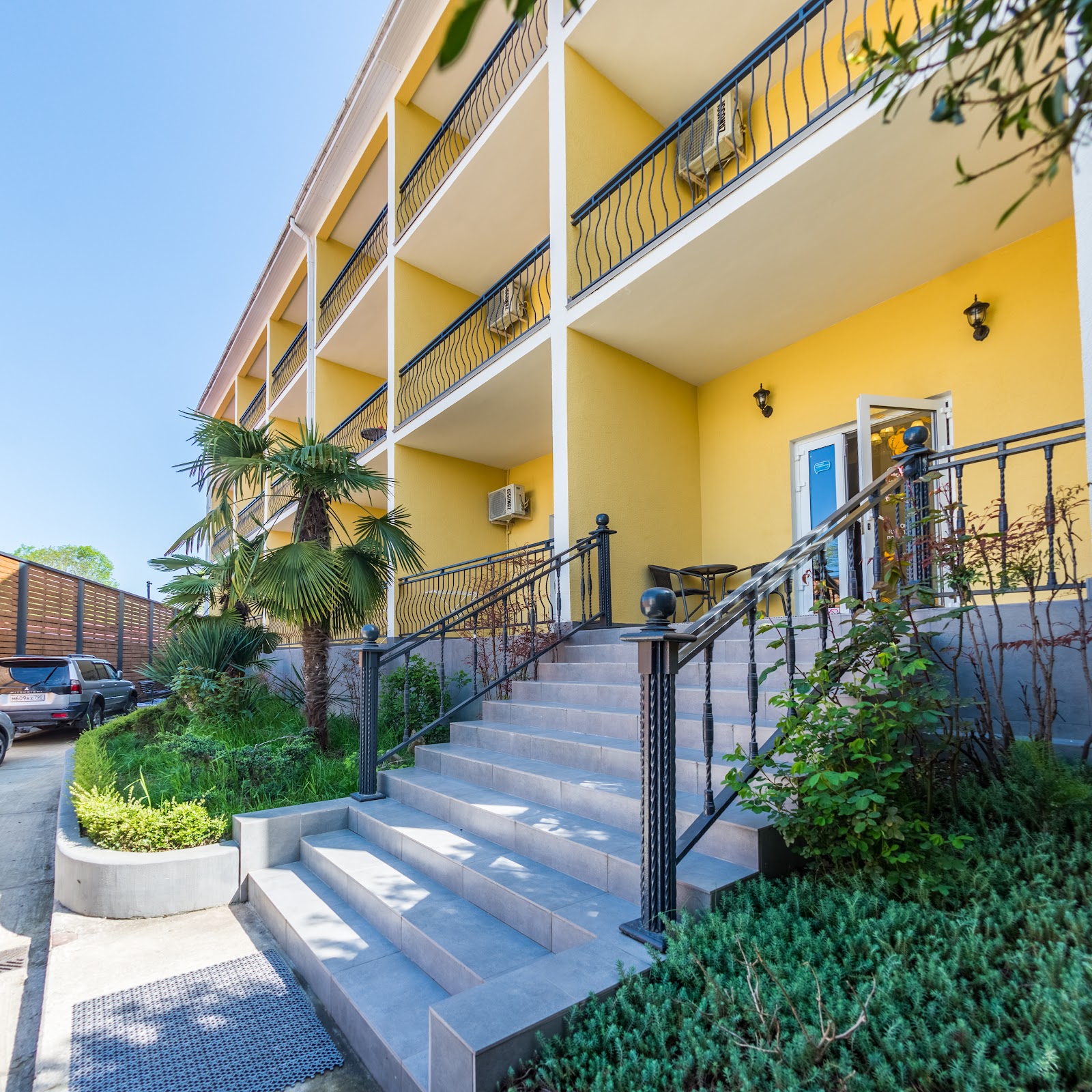 "Семейный отель Мадагаскар" Дагомыс - photo 4