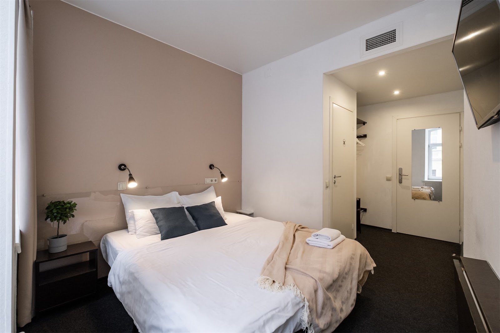 Петровский двор - photo 2