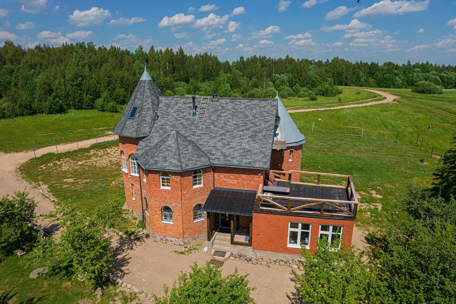 Замок в лесу - photo 3