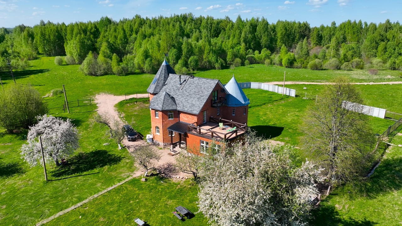 Замок в лесу - photo 1