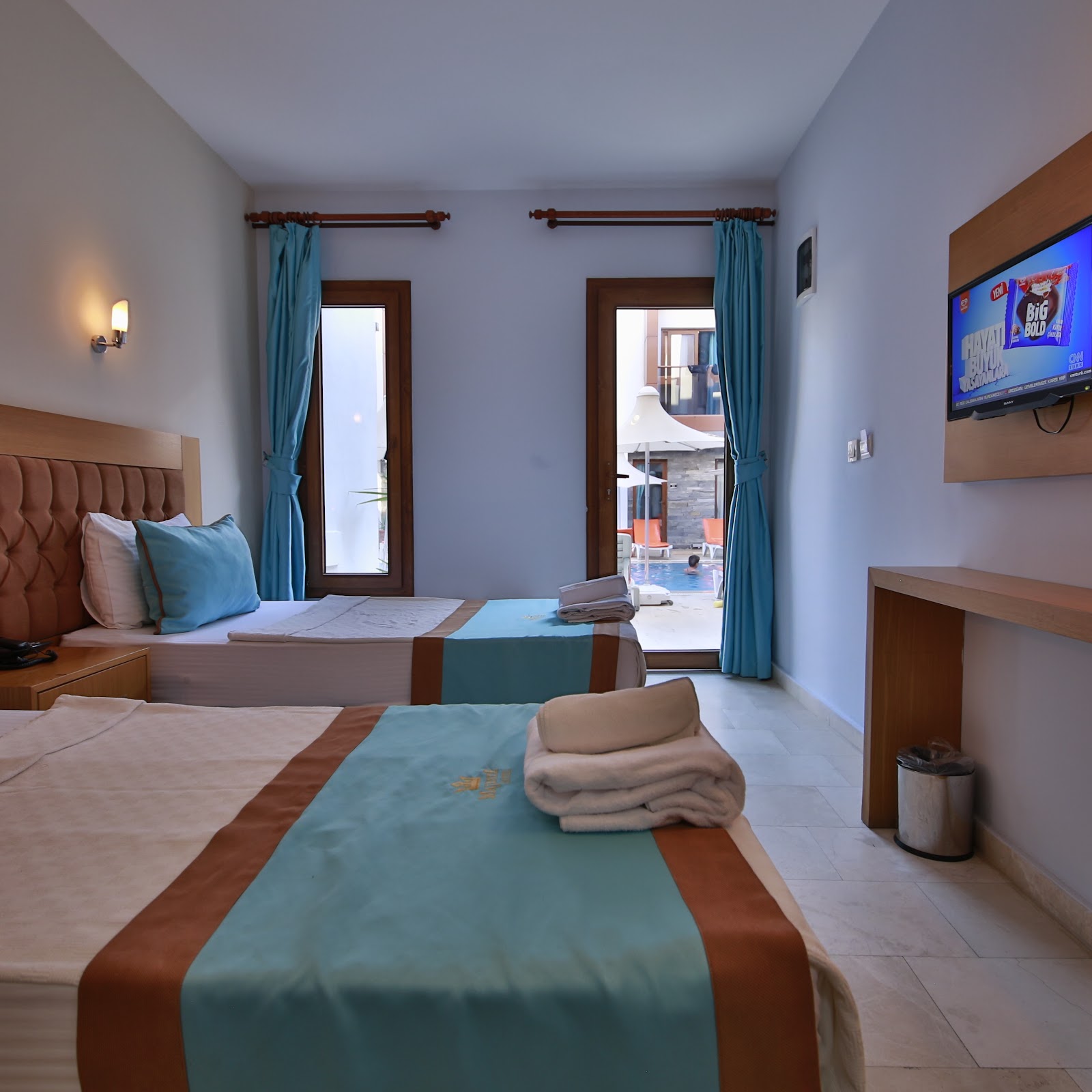 Phoenix Hotel - photo 2