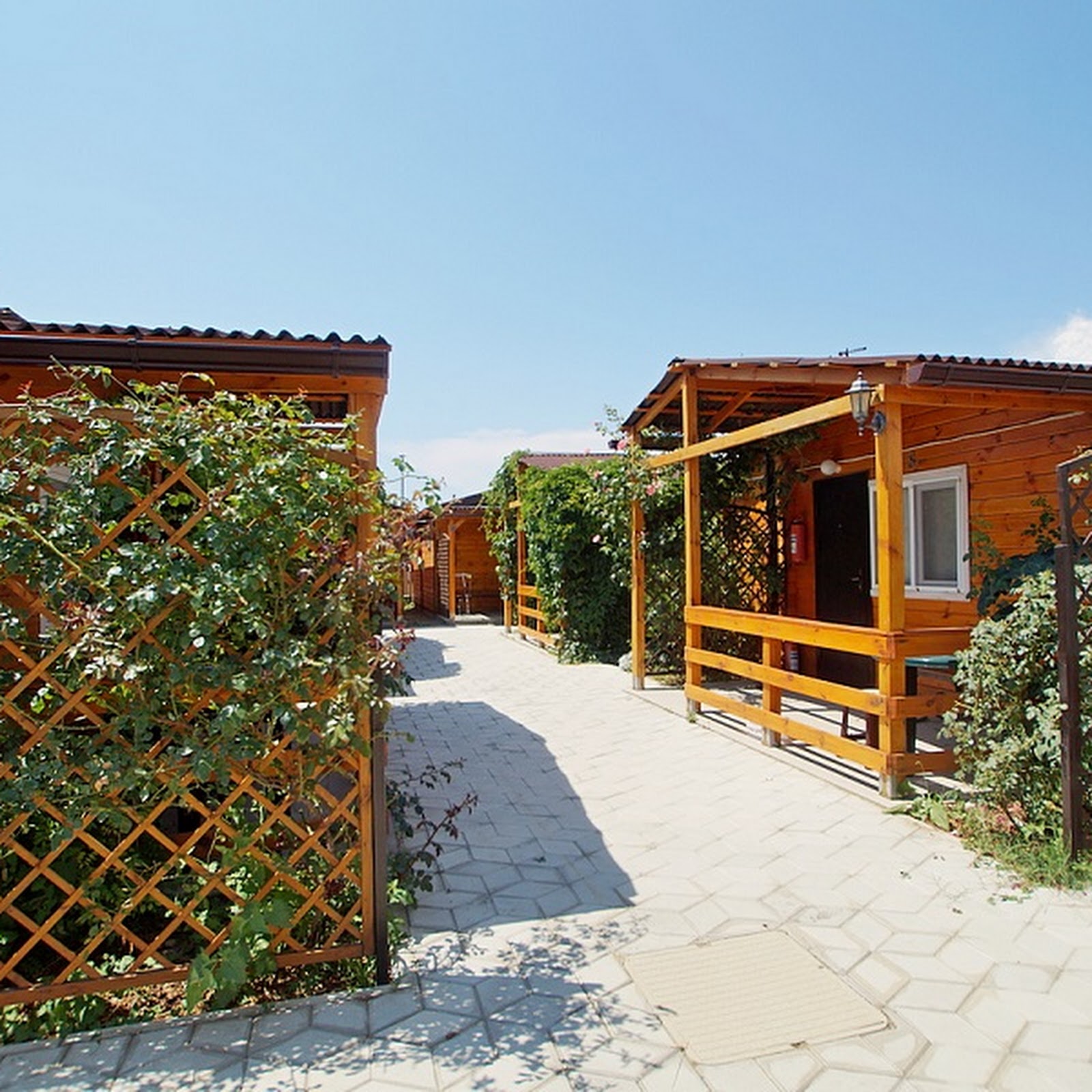 "Синяя Крыша" (Гостиничный Комплекс "Лотос") - photo 3