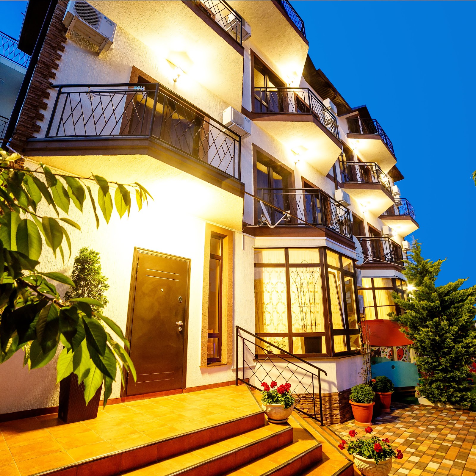 Гостевой дом "Прага" - photo 1