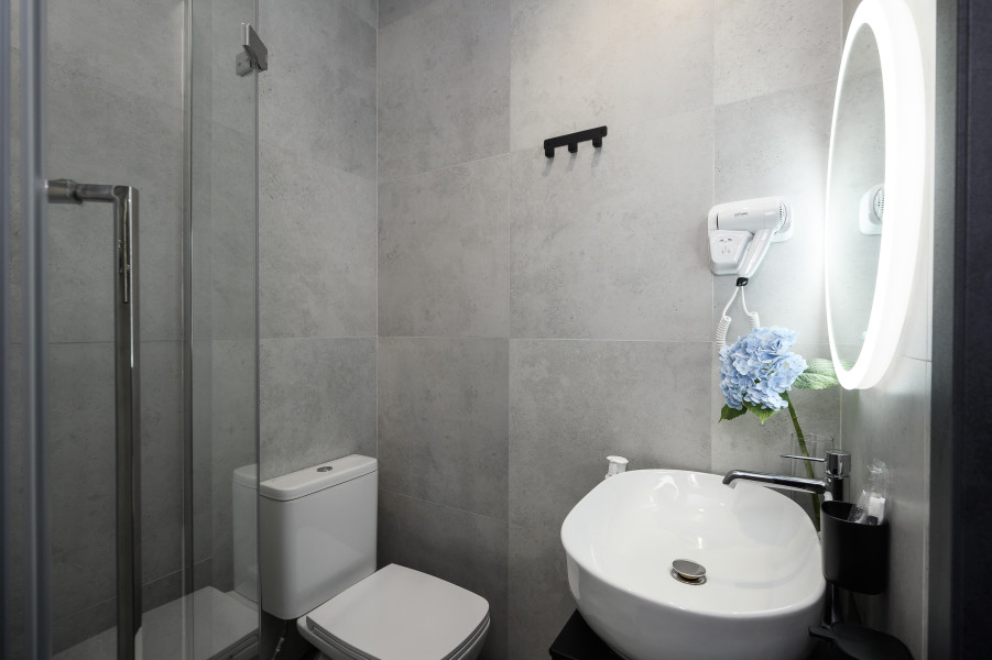 Maxi Hotel - photo 1