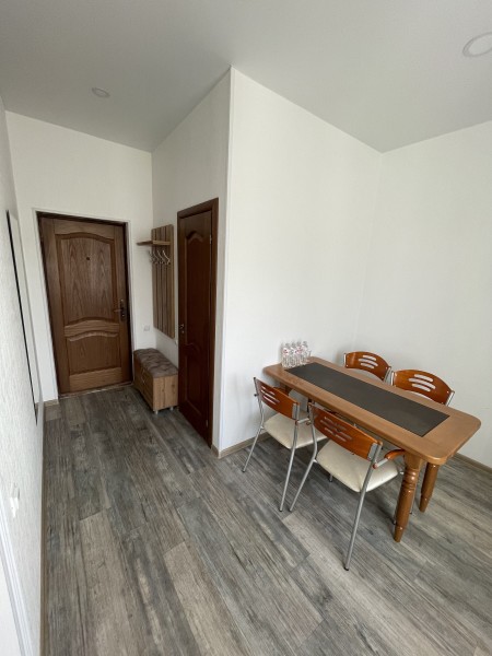 Корона, Гостиница