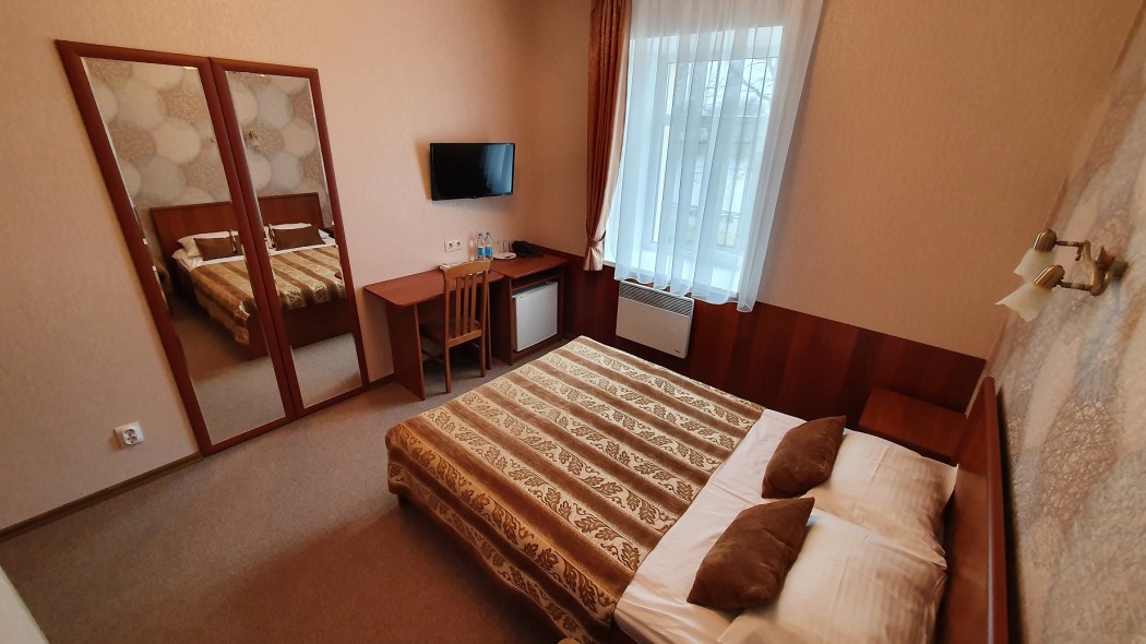 Фаворит - photo 1