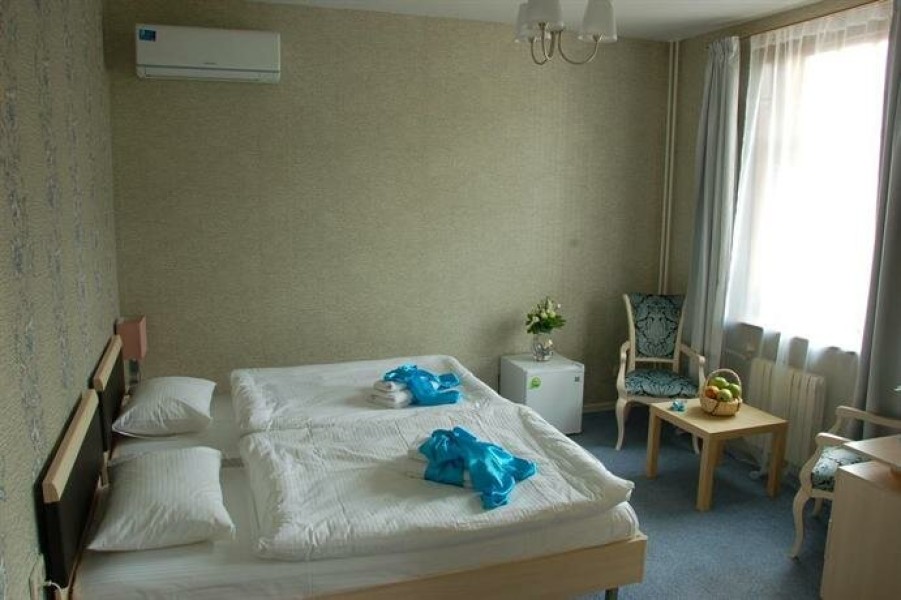 Hotel Circus - photo 2