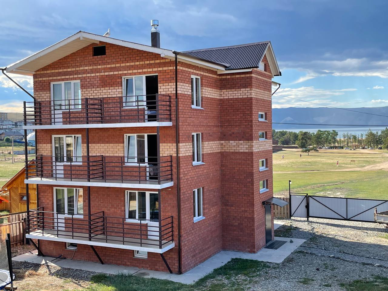 В месте с пляжем