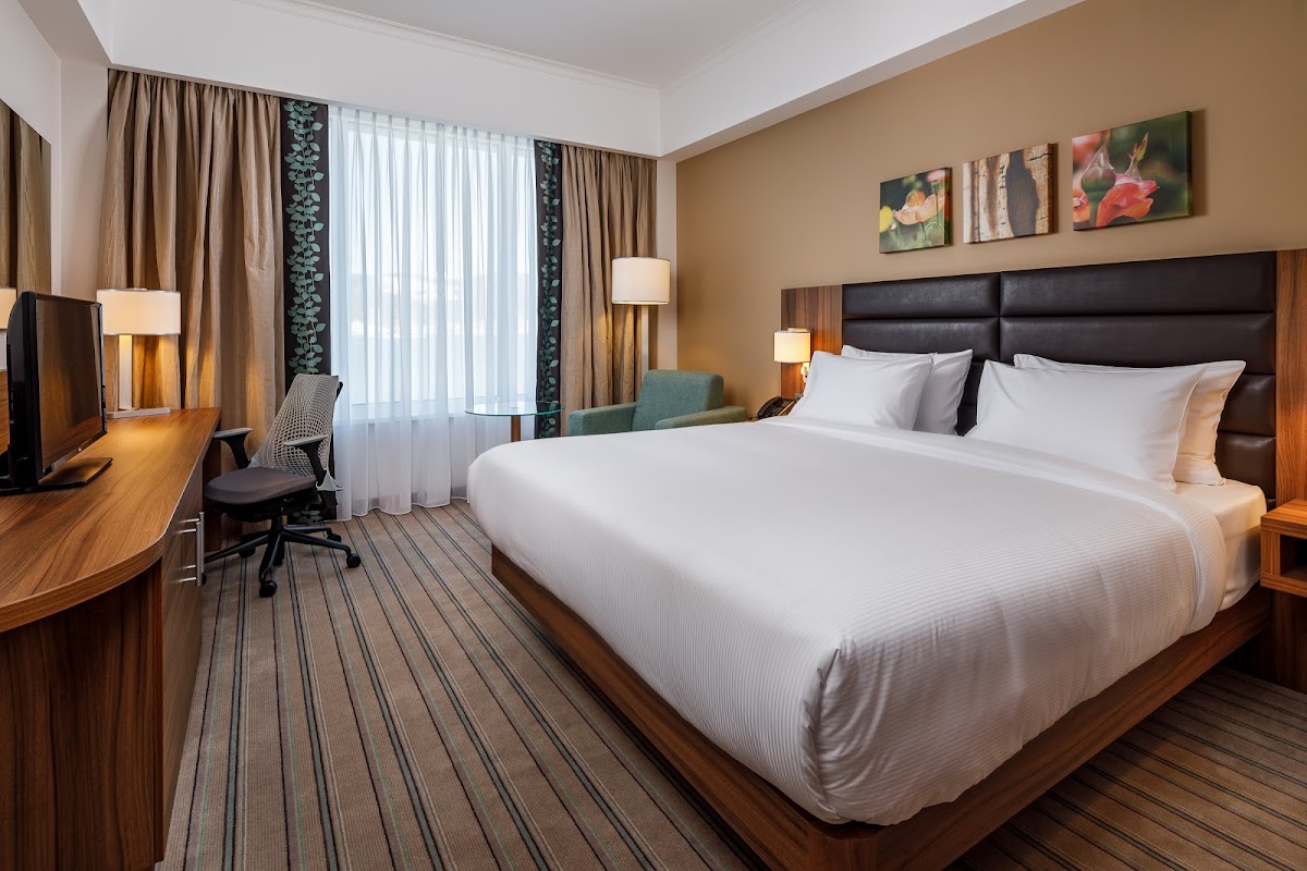 Hilton Garden Inn - photo 2