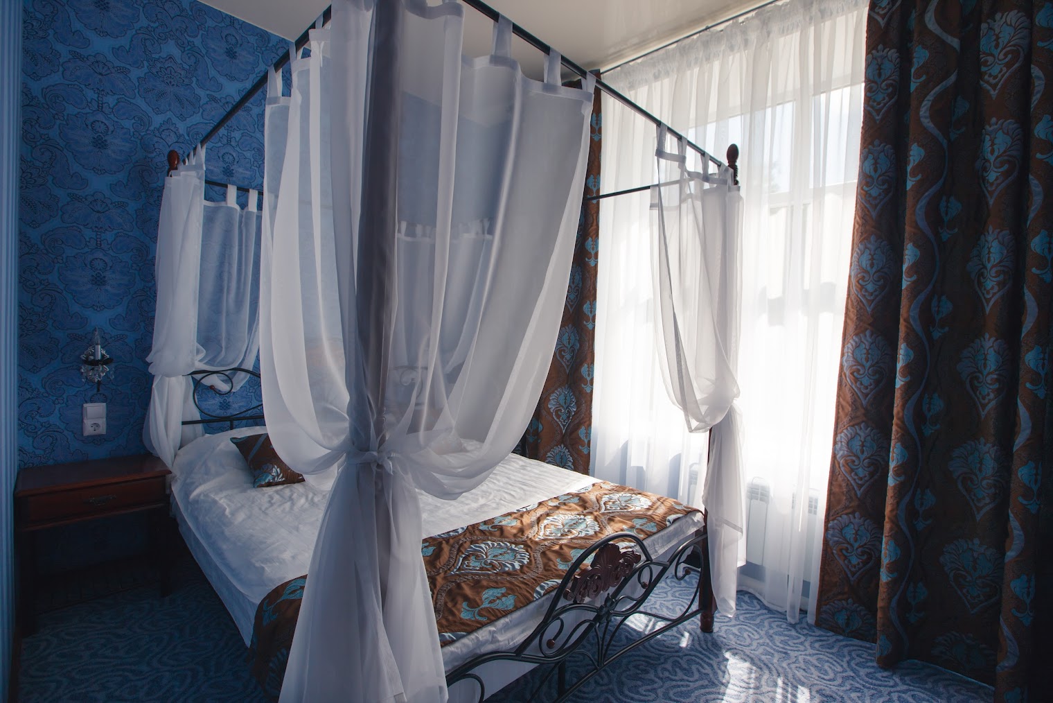 Гостиница Золотая Лилия