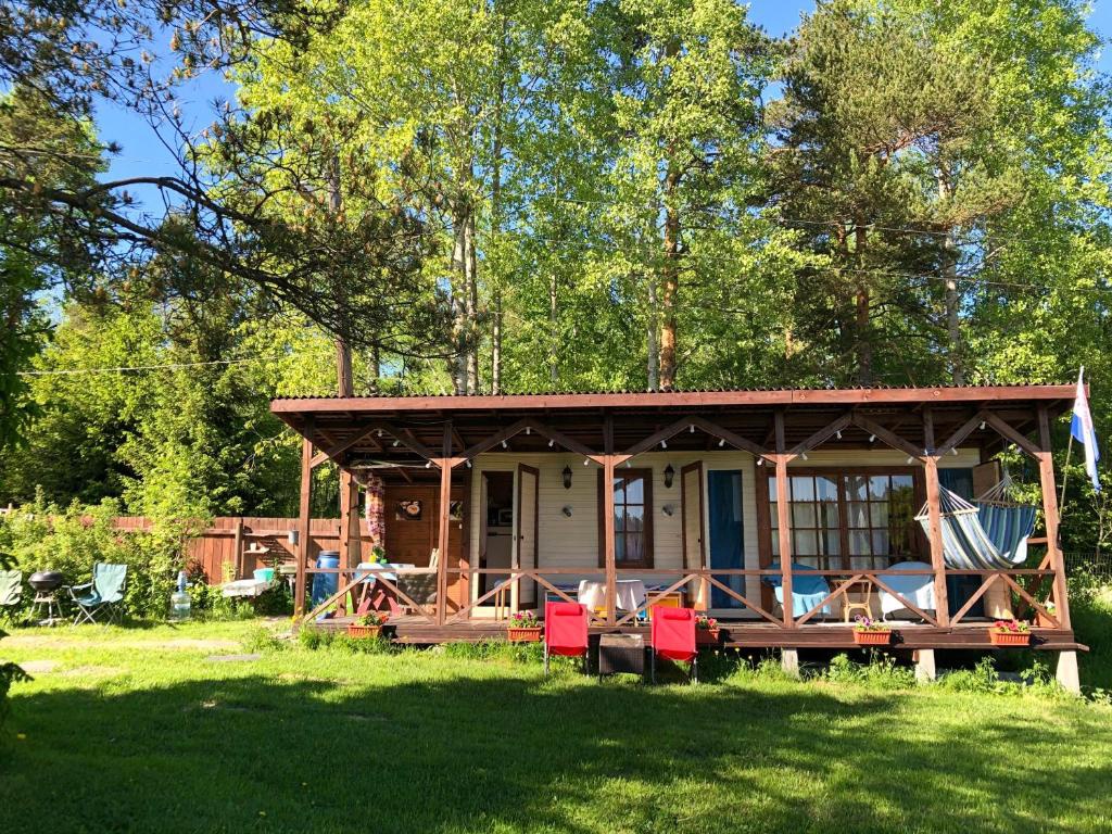 Усадьба у озера