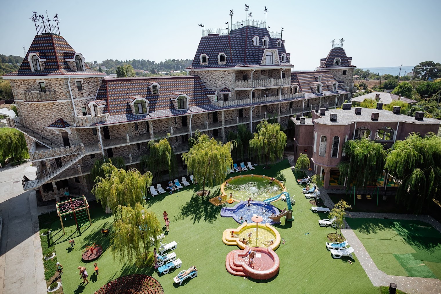 Замок у моря