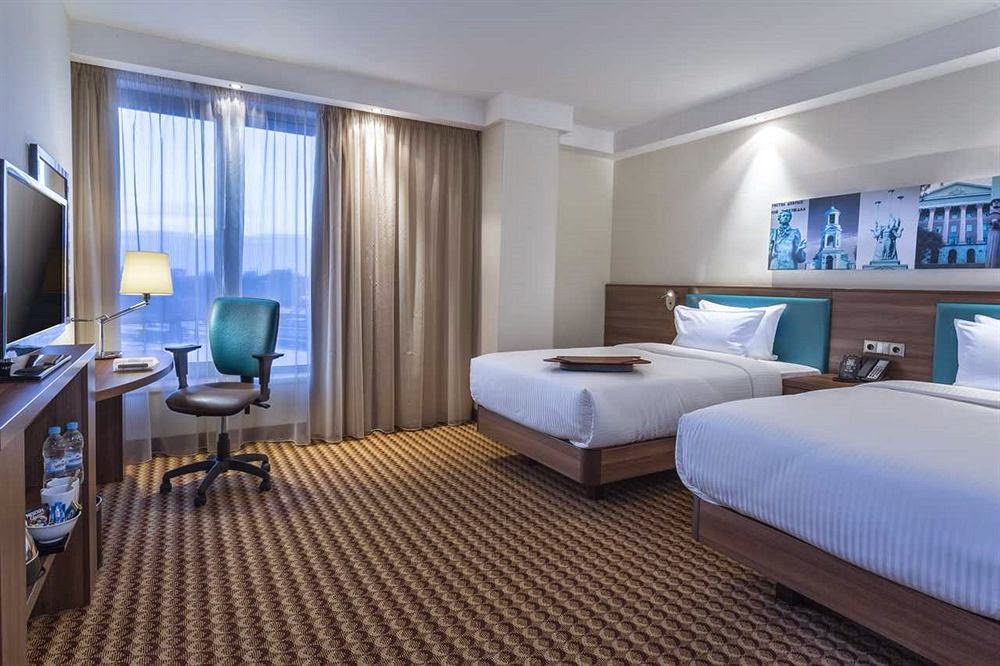 Hampton by Hilton - photo 3