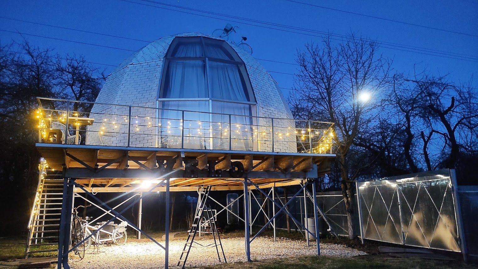 Отель на сосновой