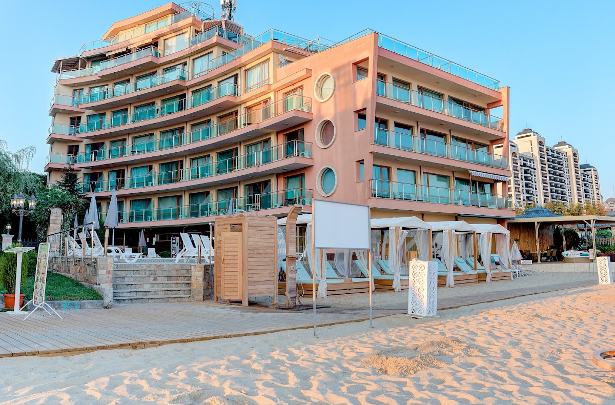 Helena Sands - photo 2