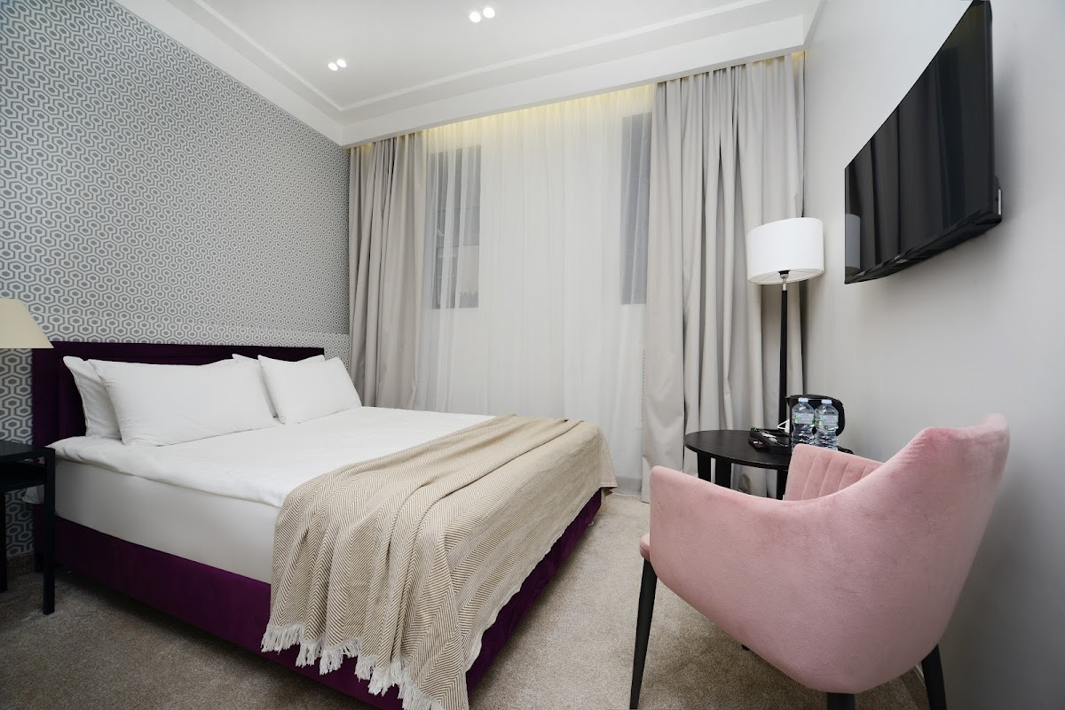 Centeral Hostel - photo 4