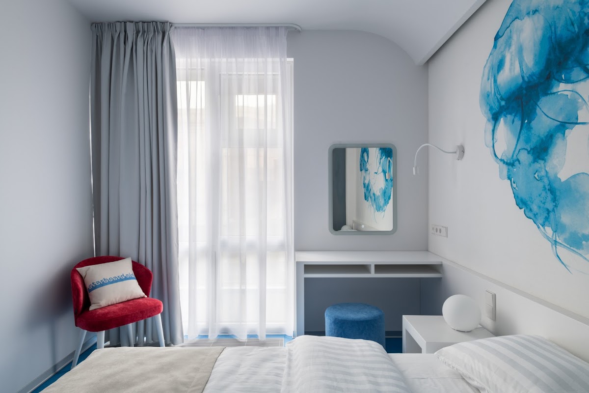 Starboard Side Hotel - photo 3