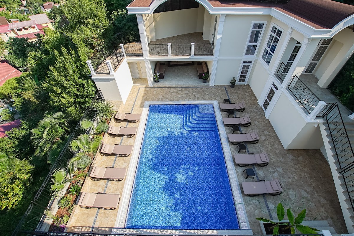 The White Residence - photo 3