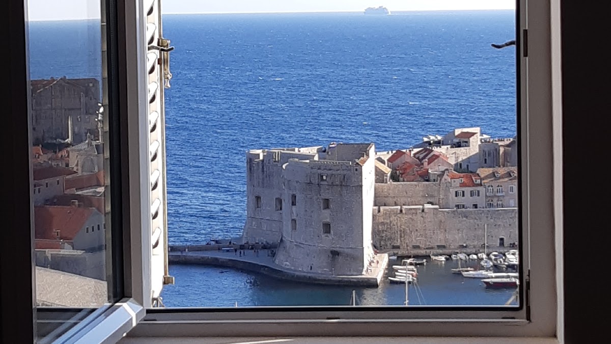 Sea View Studio with terrace inside the Old Town - photo 5
