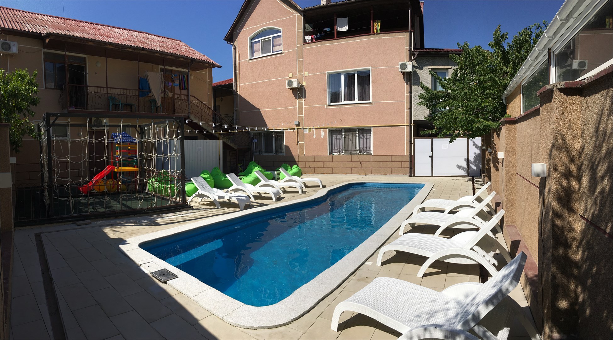F-HOTEL GUEST HOUSE - photo 3