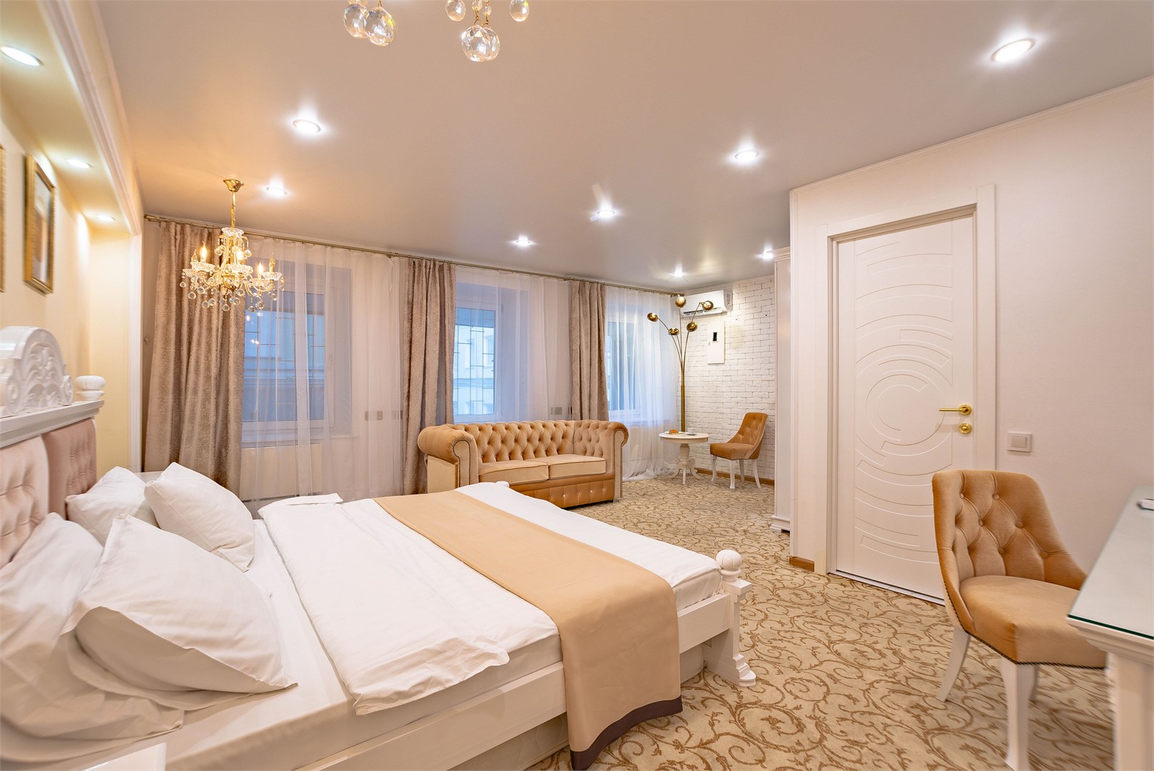 Revival Hotel - photo 2