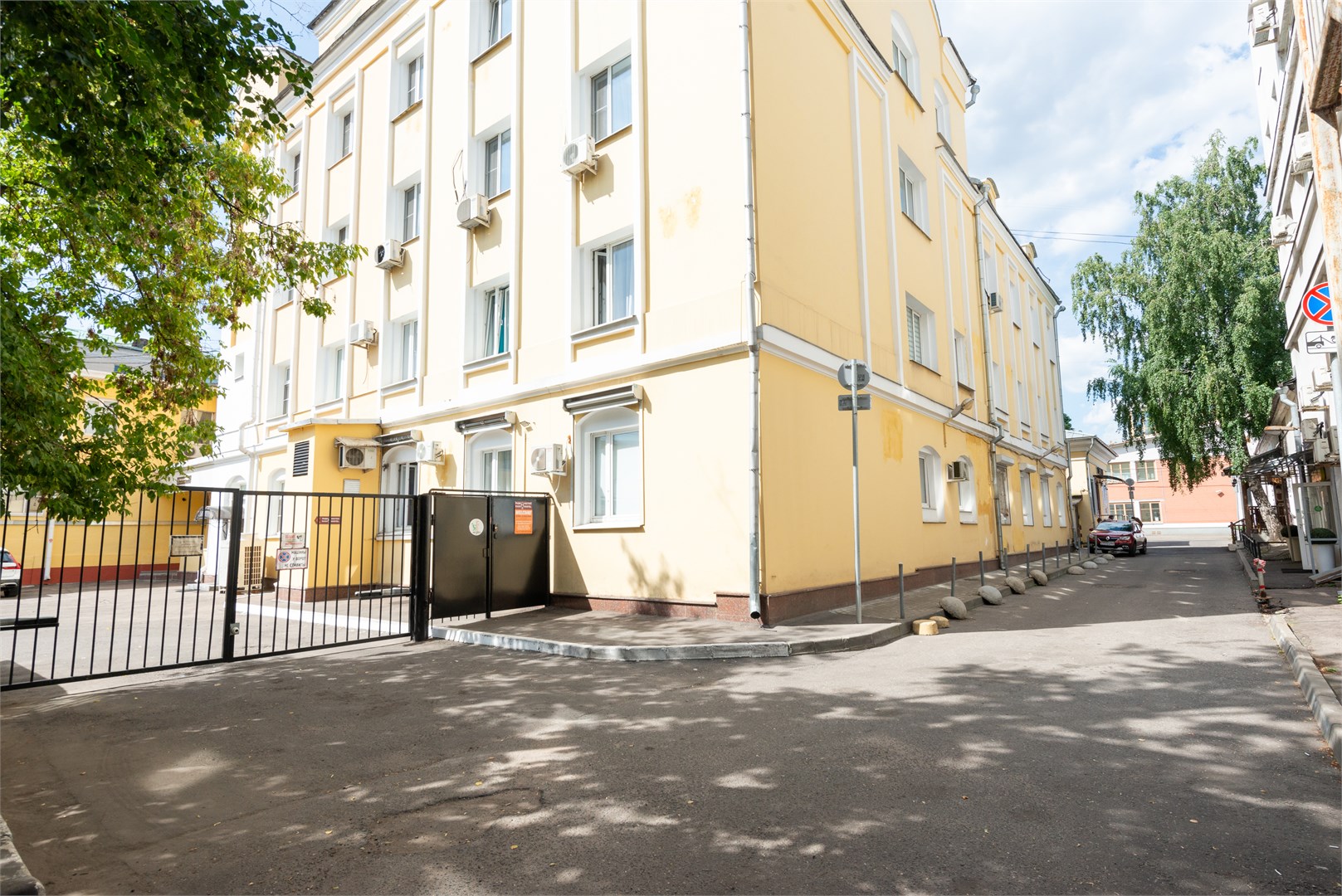 Radio Hostel - photo 4