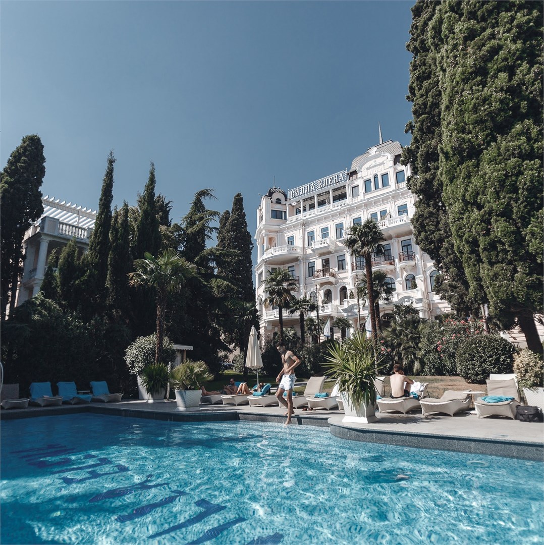 Villa Elena Hotel - photo 3