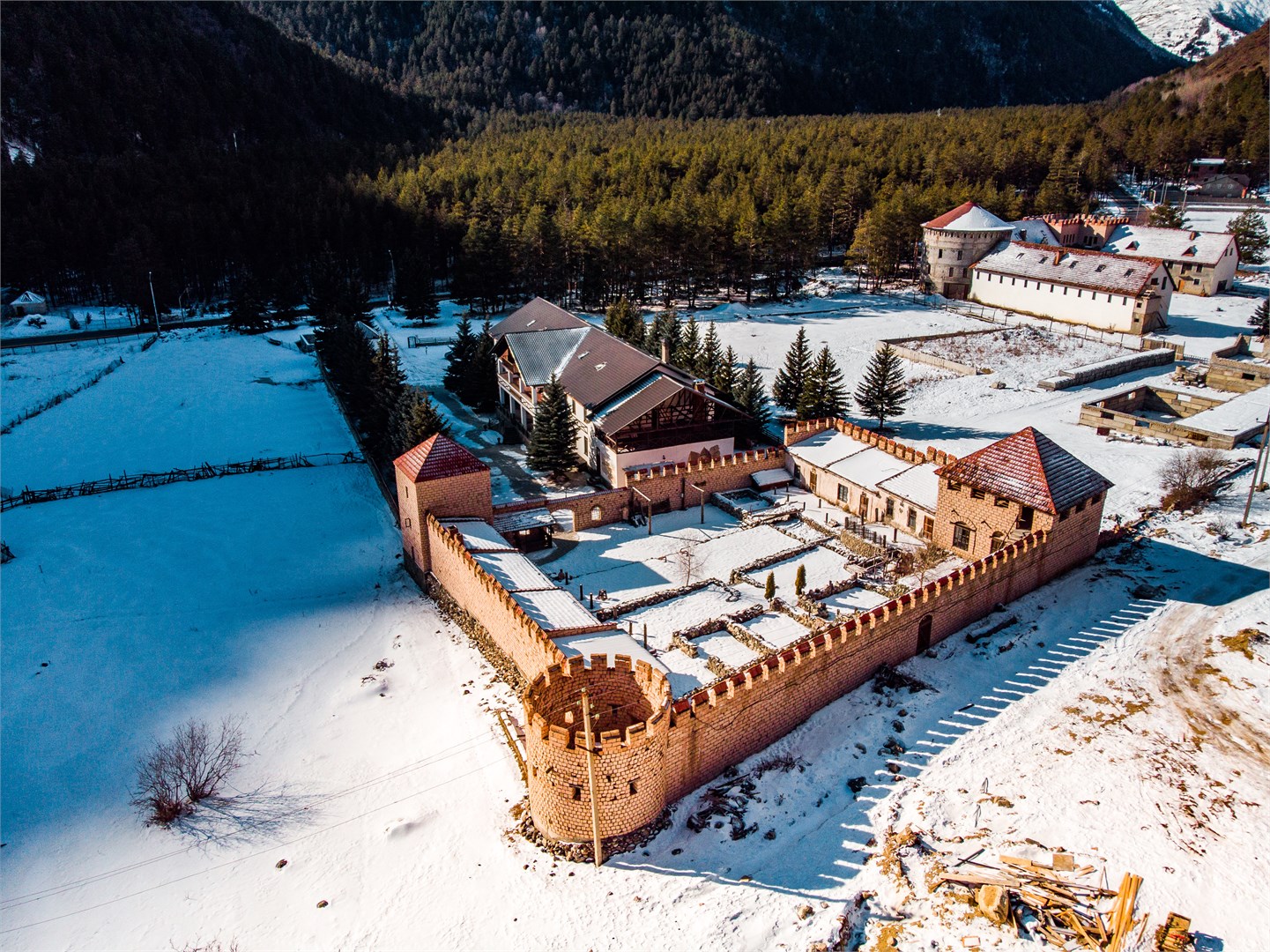 Usengi Hotel and Hostel - photo 2