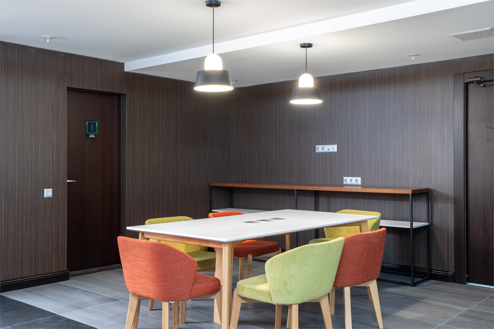 Holiday Inn - photo 3