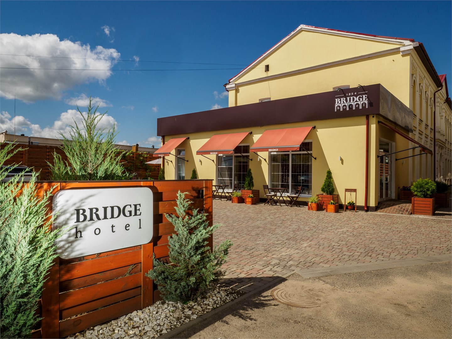 Бридж Отель