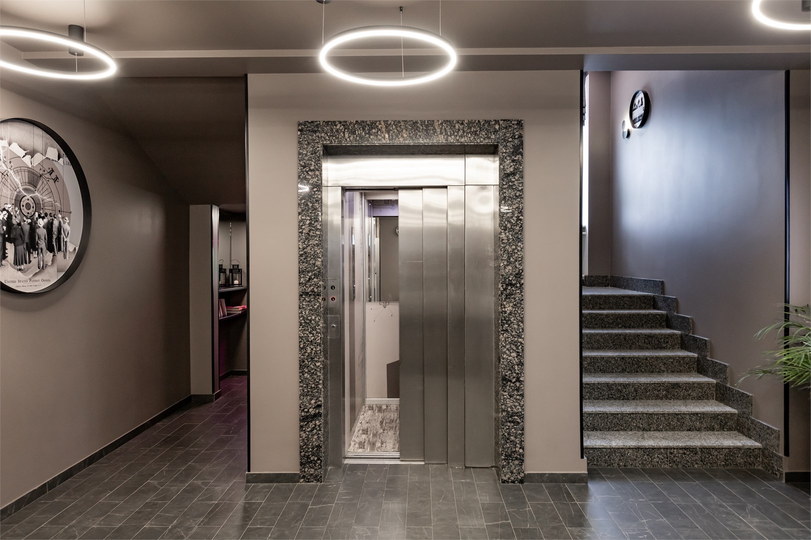 Tesla Hotel - photo 4