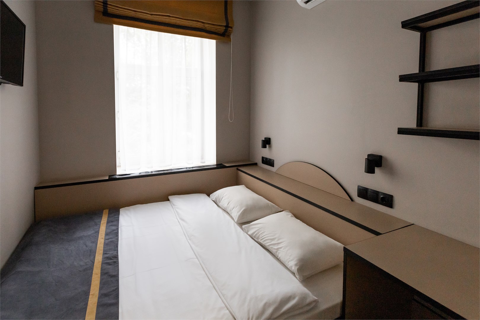 Tesla Hotel - photo 5