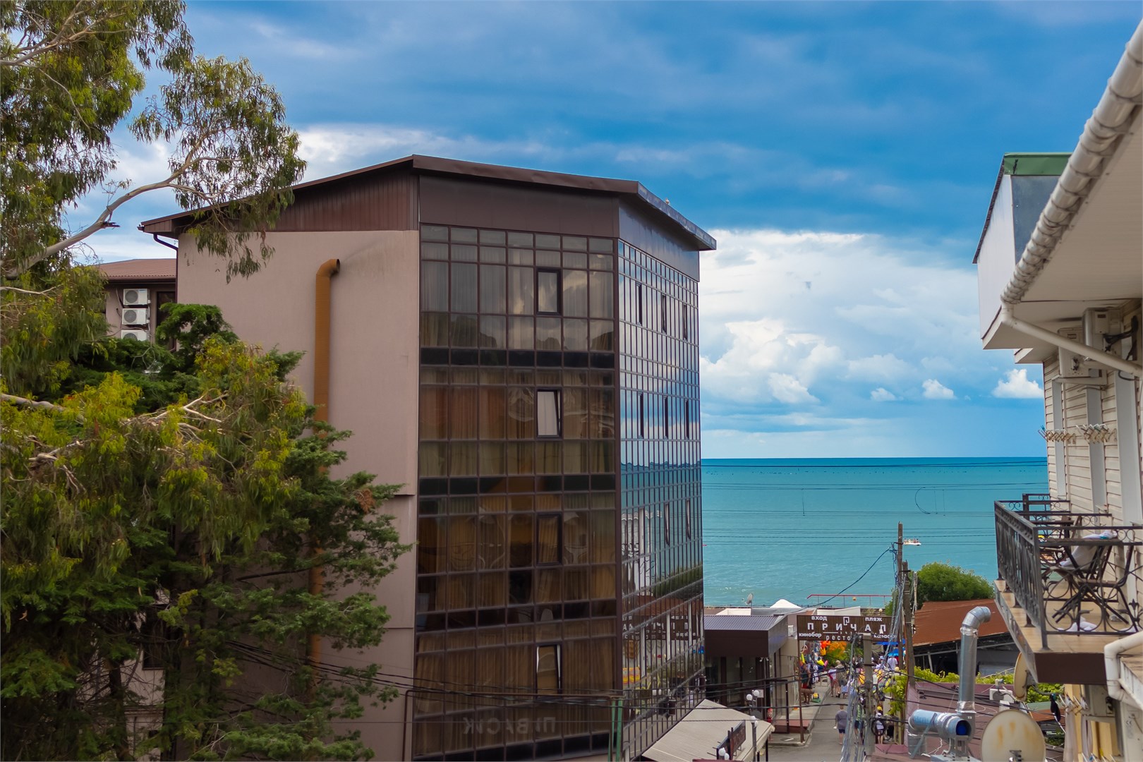 Rich Hotel - photo 4