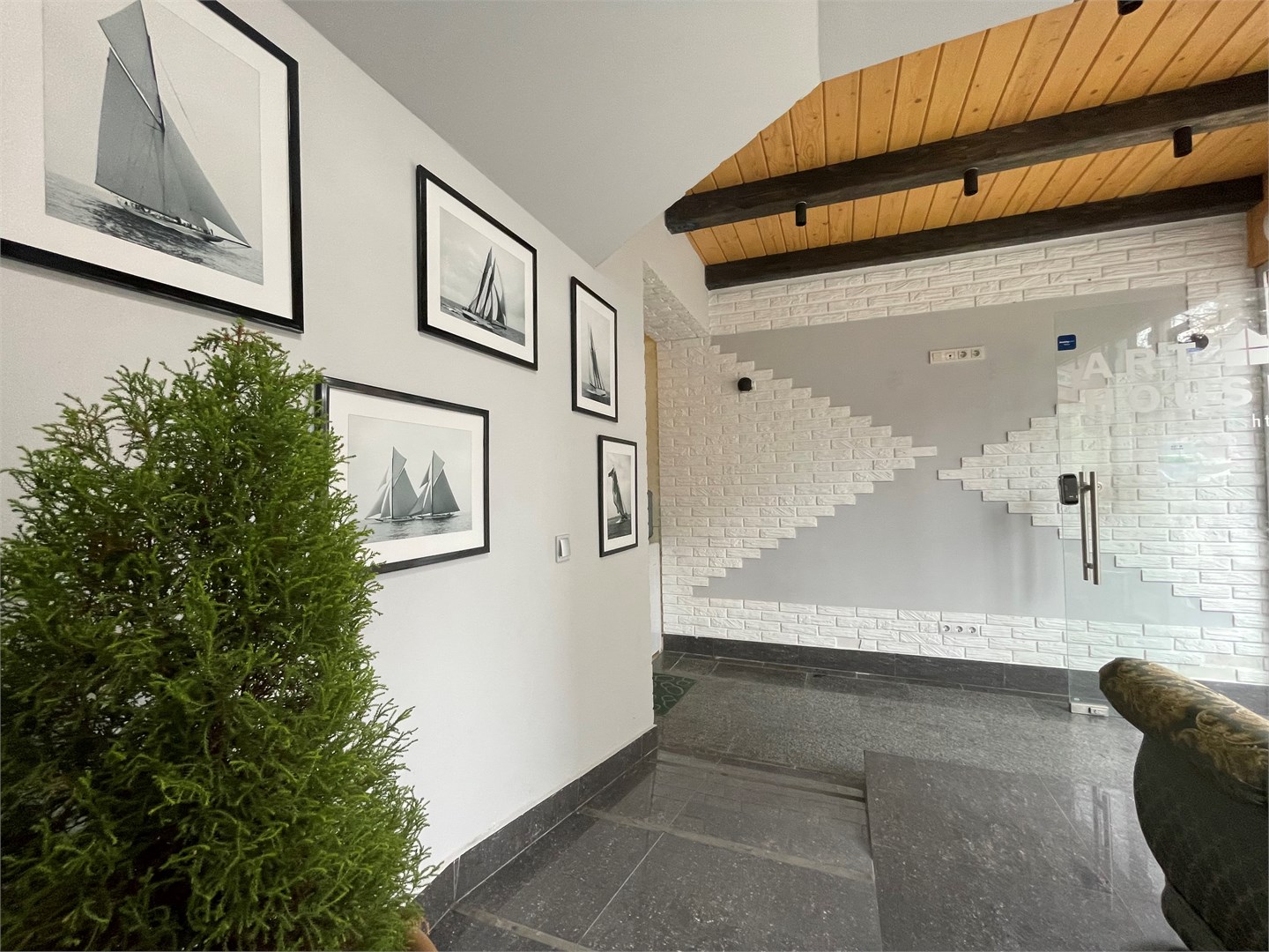 Art House Hotel - photo 3