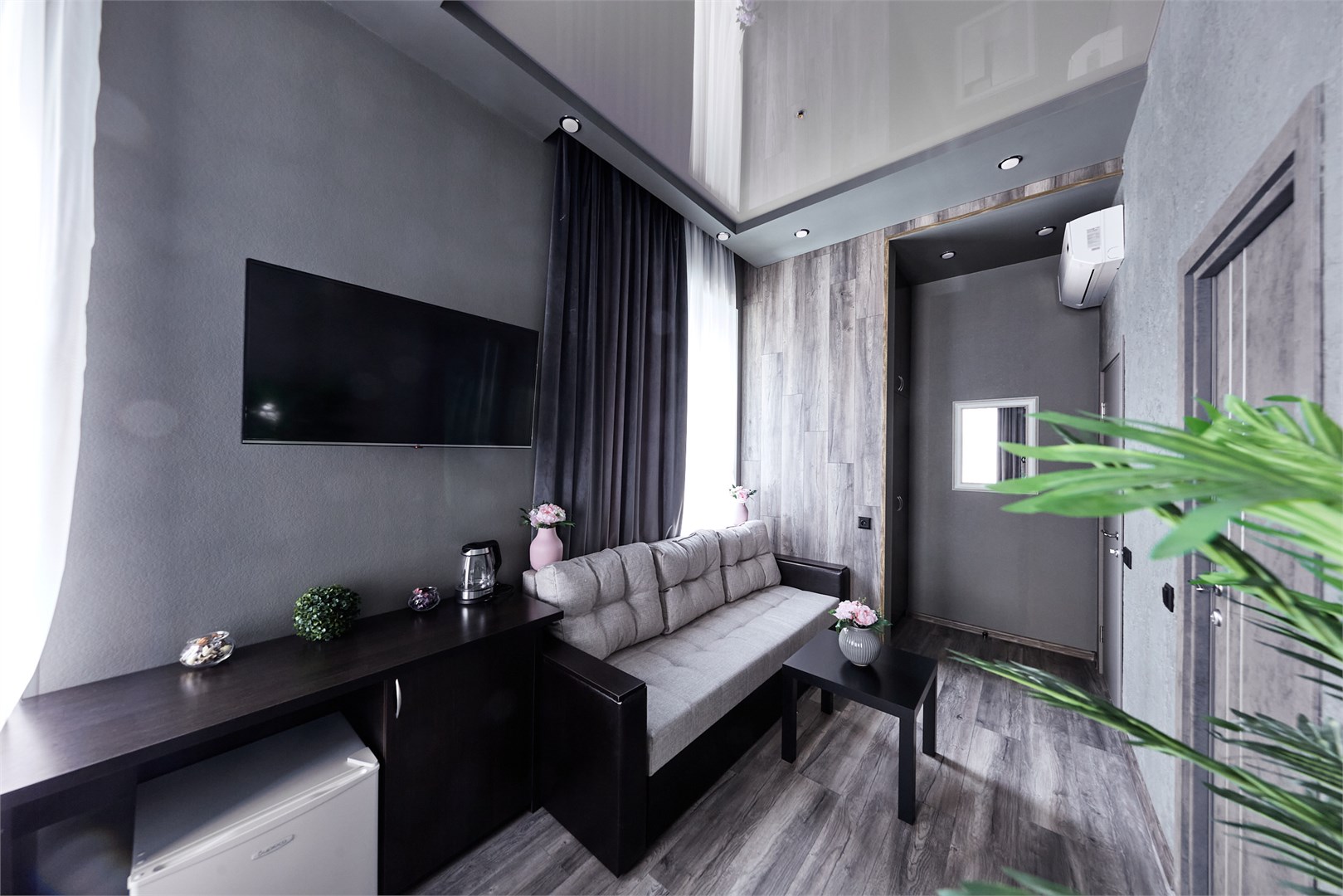 Royal hotel - photo 2