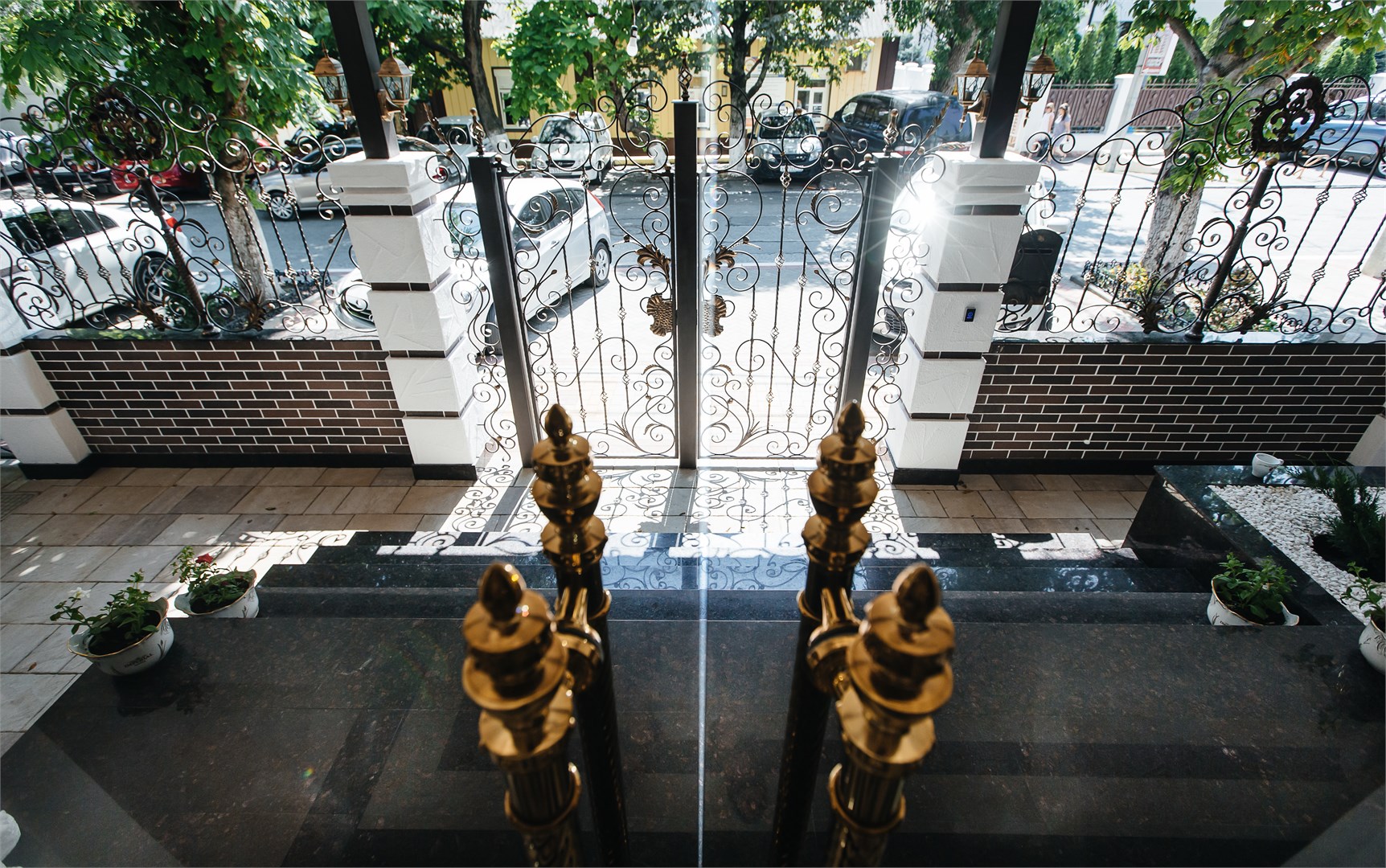 Отель "Monarch"