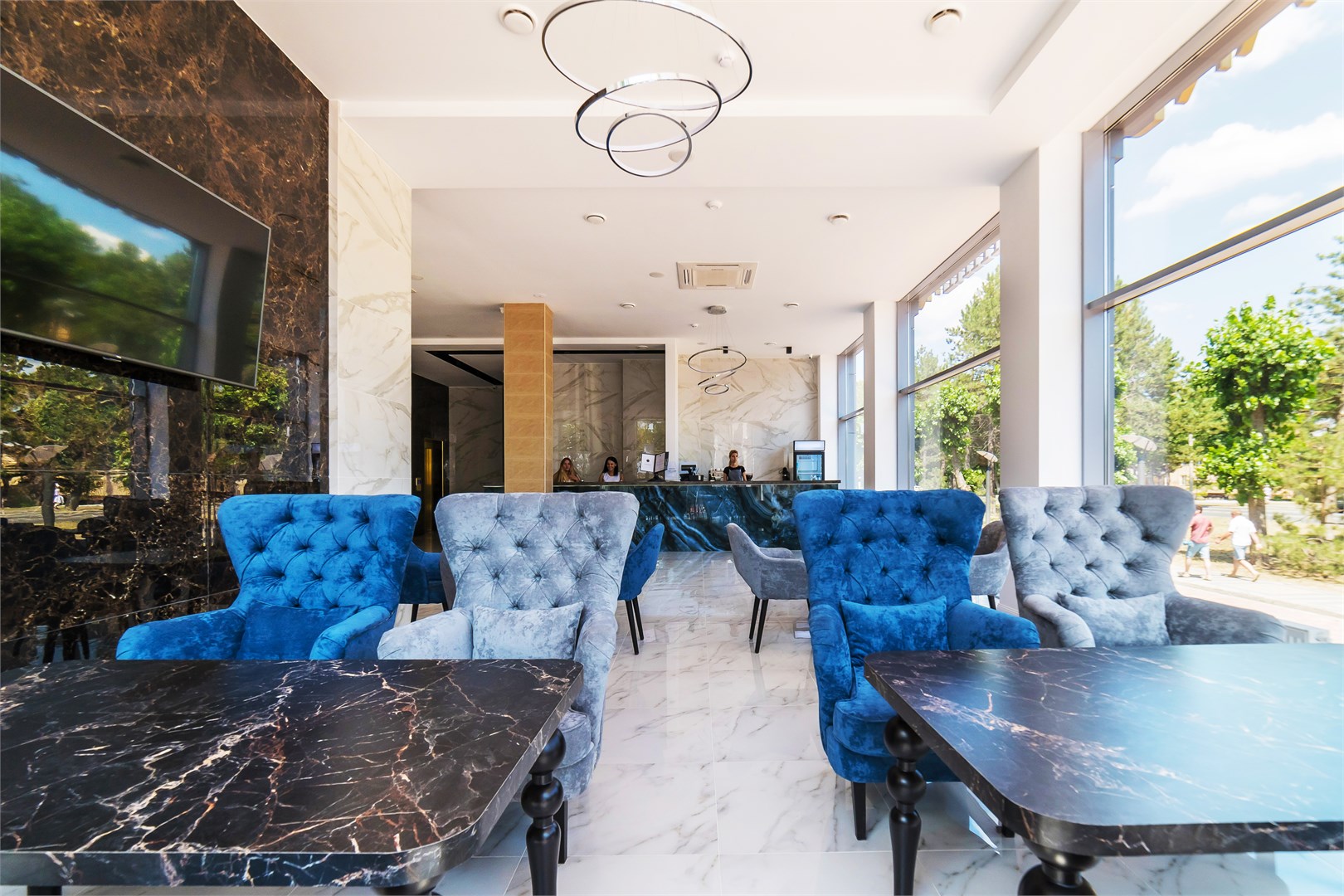 Grand Sapphire Apartments - photo 4