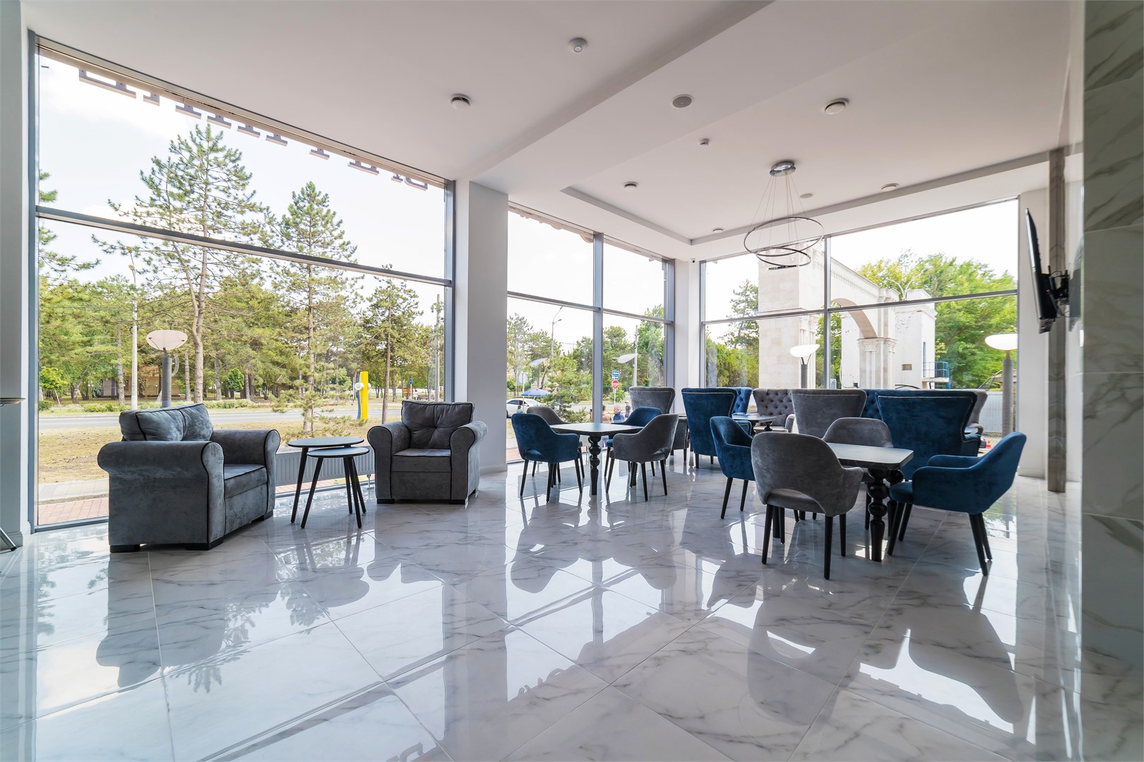 Grand Sapphire Apartments - photo 5