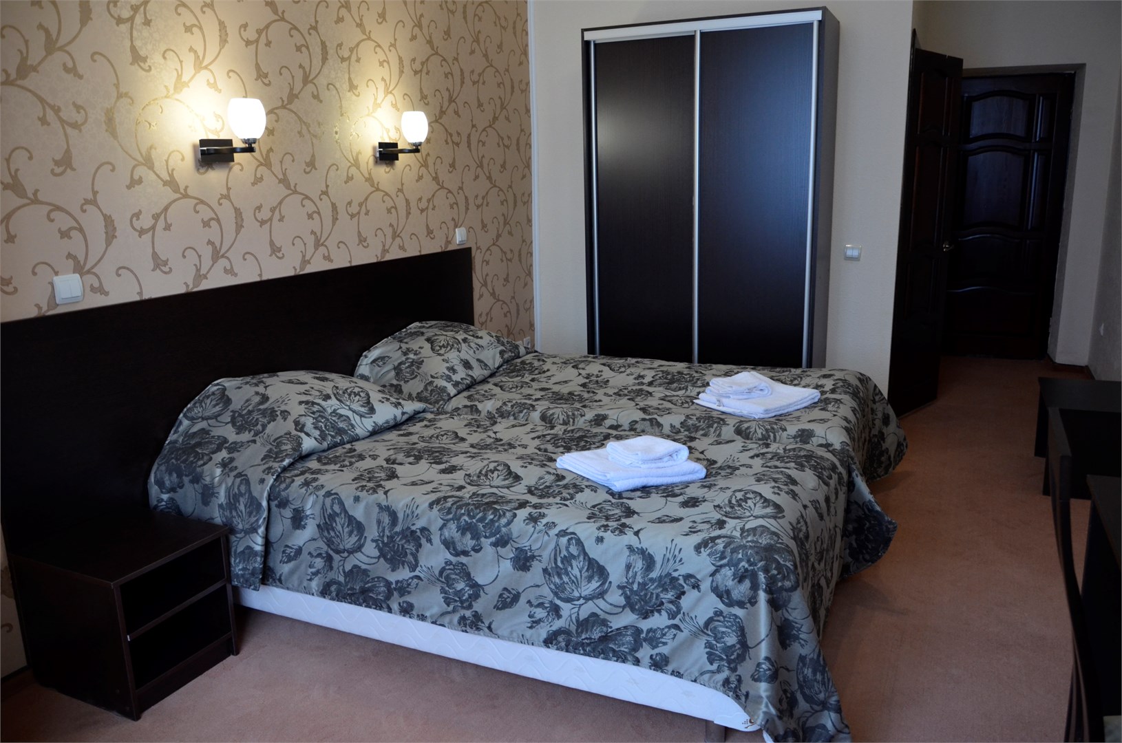 Отель Снежный барс