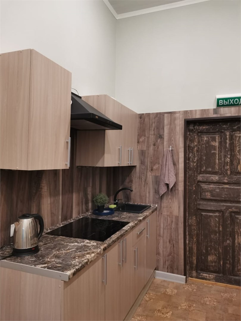 У путепровода