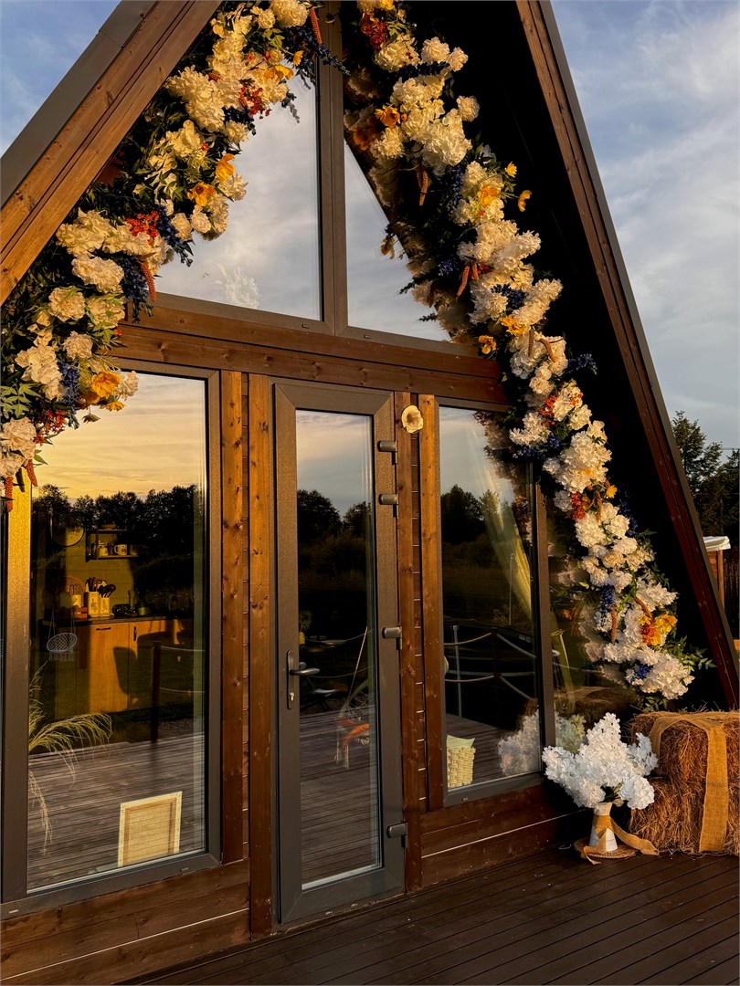 Глэмпинг «Поле вокруг»