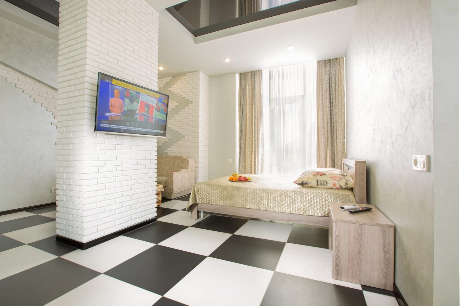 Art House Hotel - photo 3